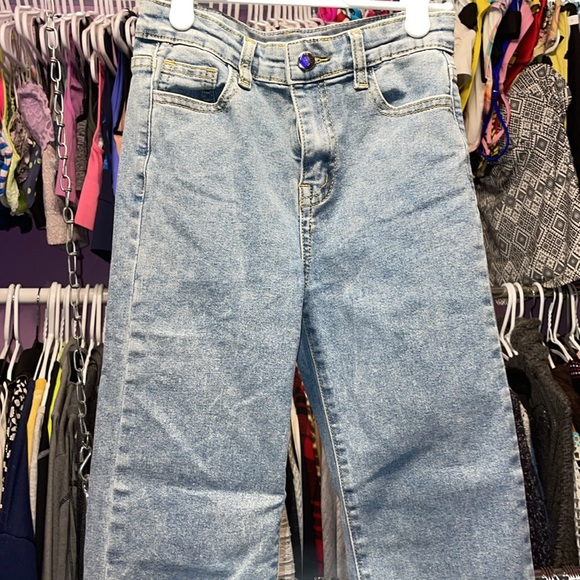 SHEIN size 140 I guess it’s kids 14 cause they are small denim jeans like new - Picture 3 of 8